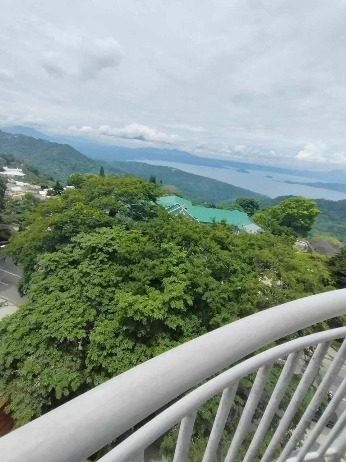 CITYLAND TAGAYTAY TAAL LAKE VIEW CITY VIEW FREE POOL PARKING STUDIOS ...